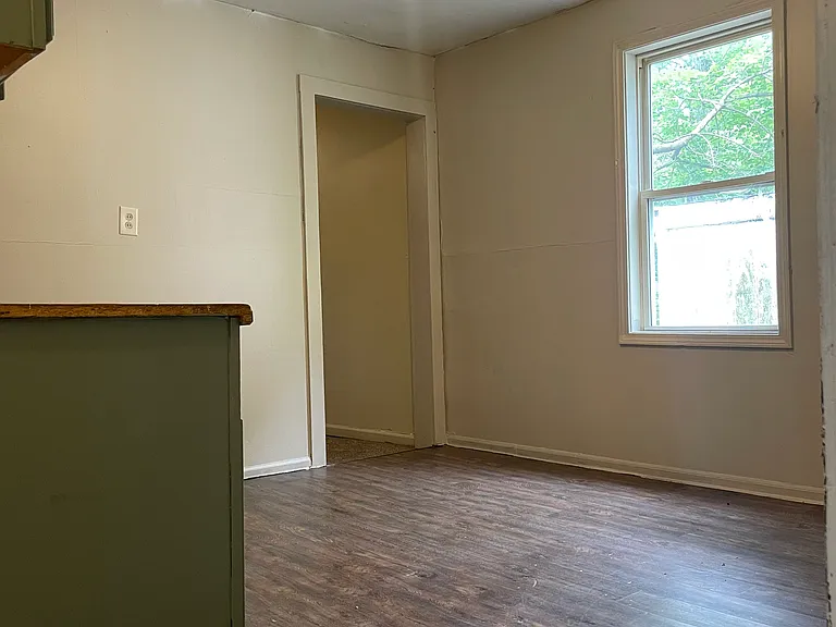 1017 Sherman Ave — Photo 8