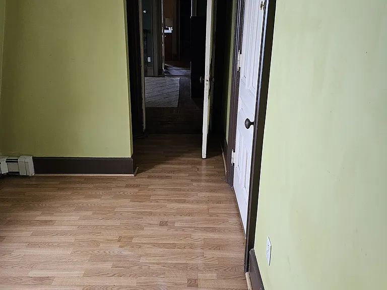 Alcove Leading to Living Room