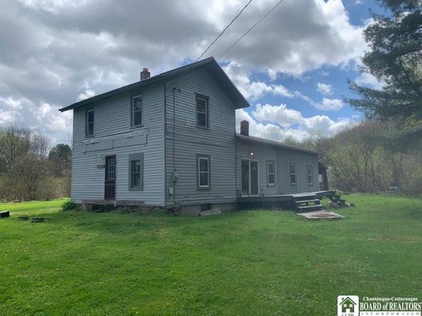 2883 Burton Rd, Jamestown, NY 14701