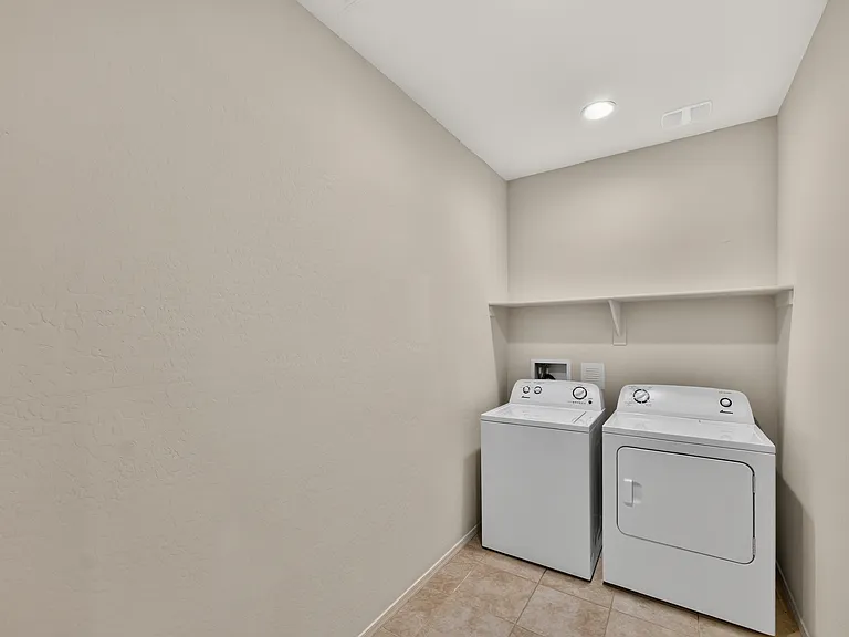 18465 N Lakeside Dr — Photo 19