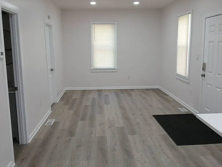 6015 Hosmer Ave — Photo 25