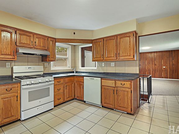 5th image of 916 Chestnut St