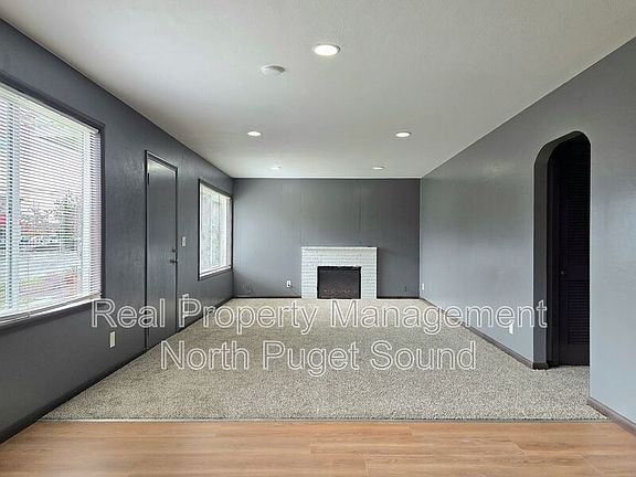 3rd image of 4105 172nd St NE