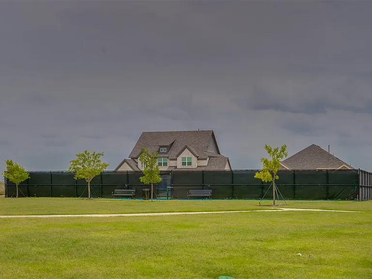 6026 Priory Dr — Photo 30