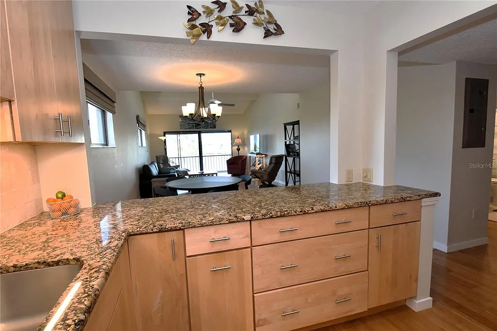 2 bed, 2.0 bath, 1216 sqft, $2,400 — Photo 4