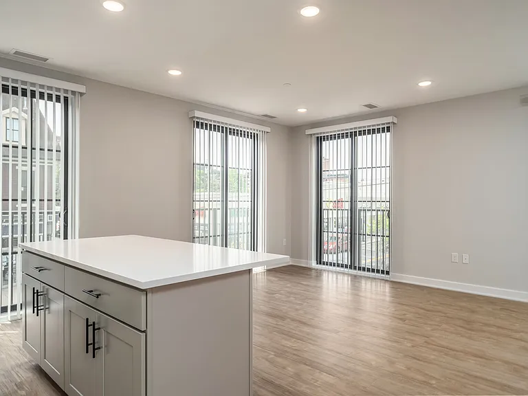 Taylor Flats — Photo 24