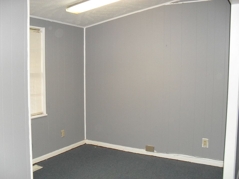 2nd image of 102 Highland Rd