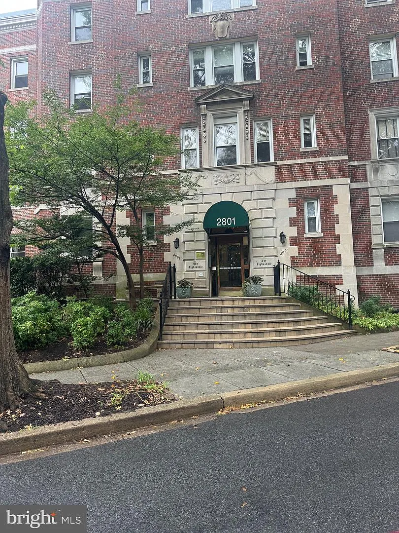 1 bed, 1.0 bath, 650 sqft, $2,200 — Photo 1
