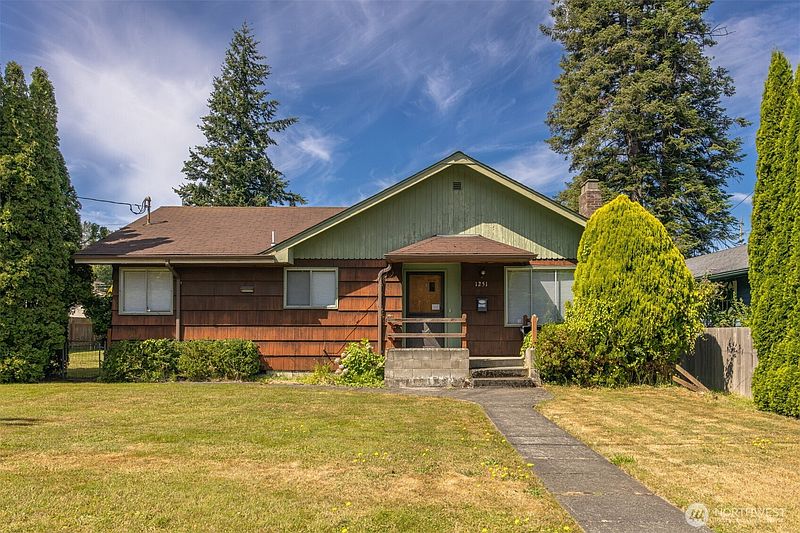 3rd image of 1251 Humboldt Street