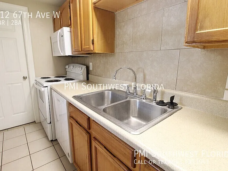 712 67th Ave W — Photo 7