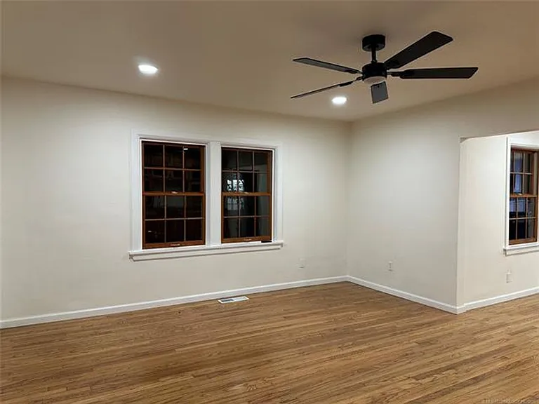 1235 S Gary Pl — Photo 20