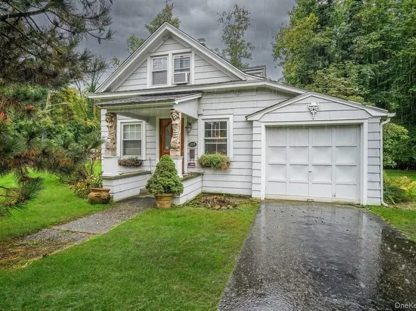 427 Park Avenue, Huntington, NY 11743