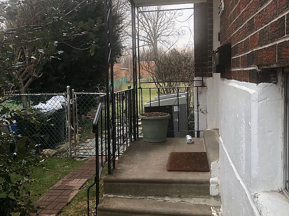 2nd image of 3638 Genesee Dr Floor 2
