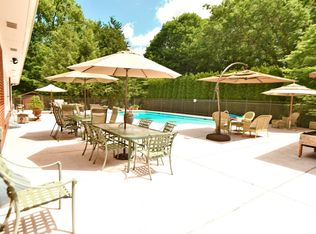 23 Mayer Dr, Montebello, NY 10901