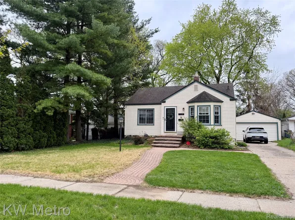302 E Bloomfield Ave, Royal Oak, MI 48073