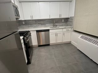 67-77F 194th Ln #20F, Fresh Meadows, NY 11365