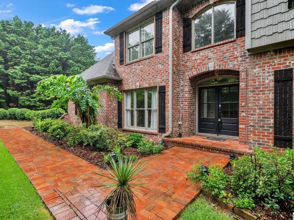 394 Greystone Glen Cir, Birmingham, AL 35242