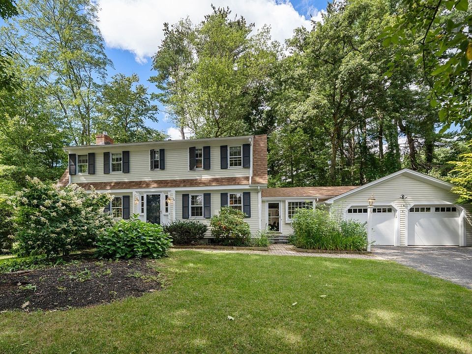 1st image of 14 Thoreau Rd