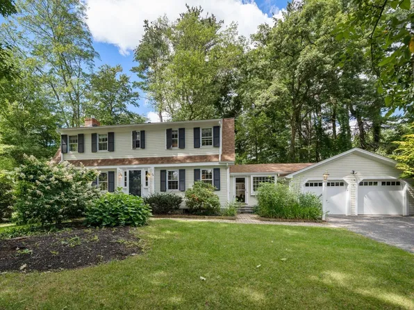 14 Thoreau Rd, Acton, MA 01720