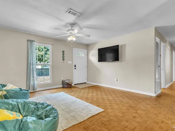 2105 Dora St, Pensacola, FL 32514