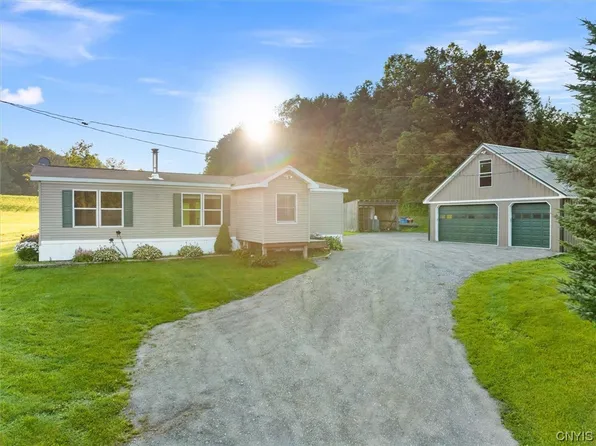 10170 Llewellyn Rd, Remsen, NY 13438