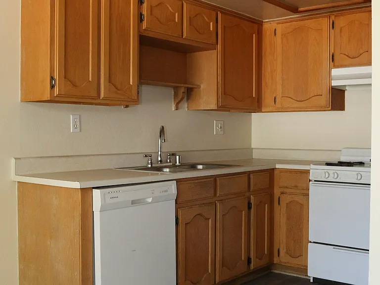 Saticoy Residences — Photo 3