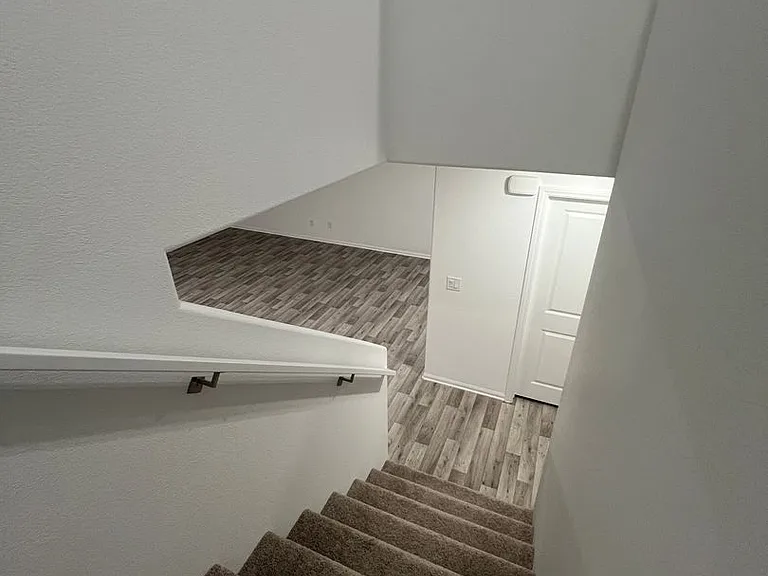 7668 Loftwood Ave — Photo 12