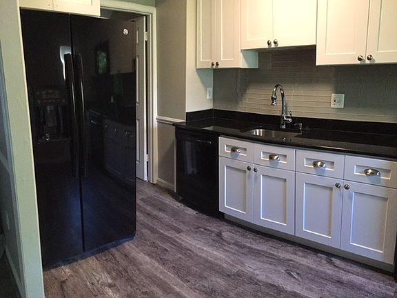 New Kitchen Cabinets