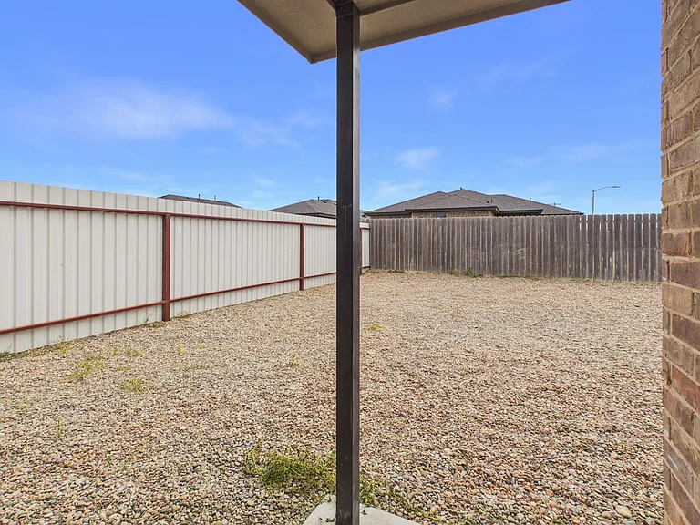 1125 Caprock St — Photo 3