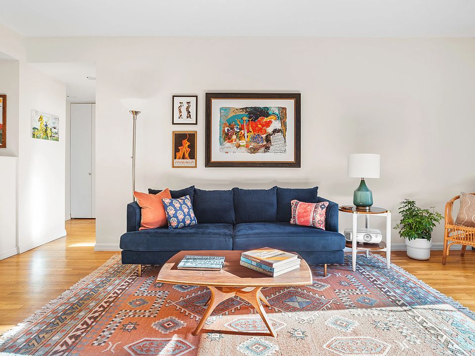 1st image of 426 13th St APT 2B