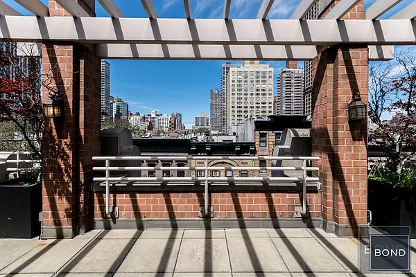 Sold by Bond New York | media 10