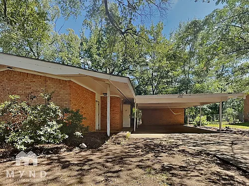 2701 Stillwell Dr Photo 1