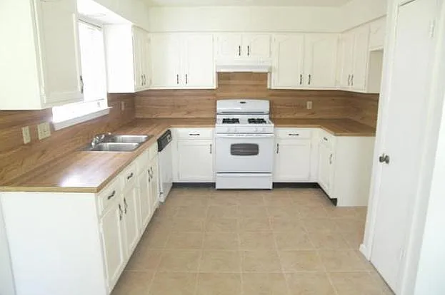 11305 Blackmoor Dr — Photo 13