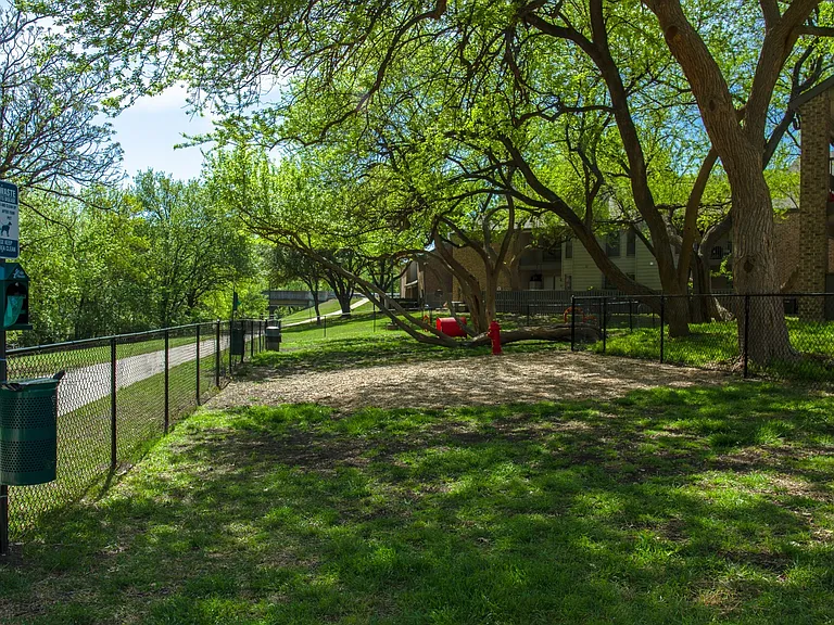 Chisholm Place — Photo 24