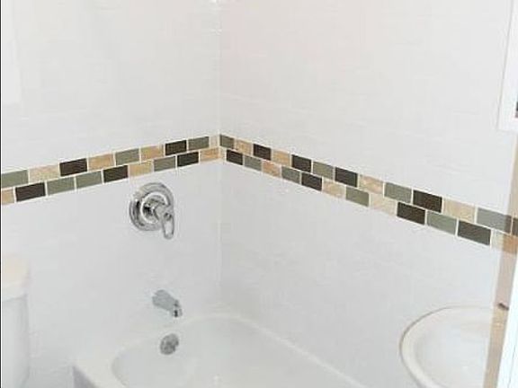 5th image of 122 Macdougal St APT 15