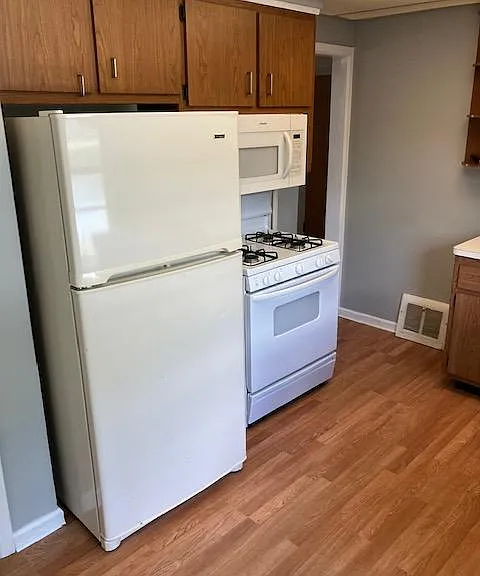3404 Linwood Ave — Photo 10