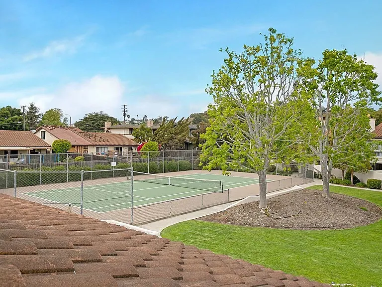 2051 Cliff Dr #18 — Photo 23