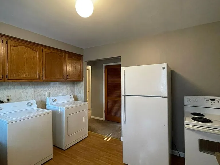 4471 Croissant St — Photo 3