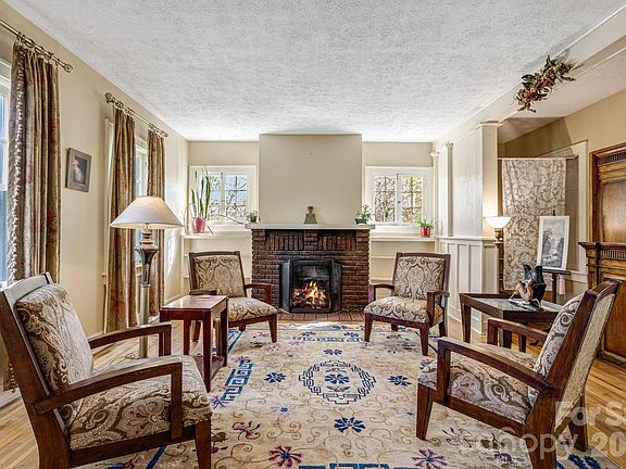 4th image of 29 Walnut St