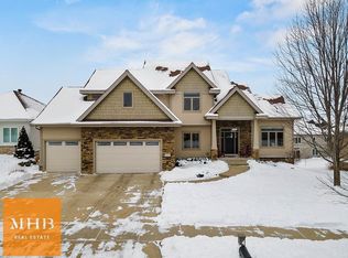 1717 Dunwoody Ln, Waunakee, WI 53597
