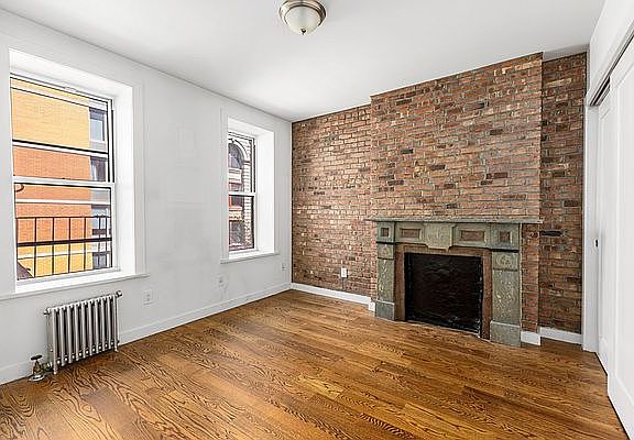 3rd image of 144 W 17th St #4A