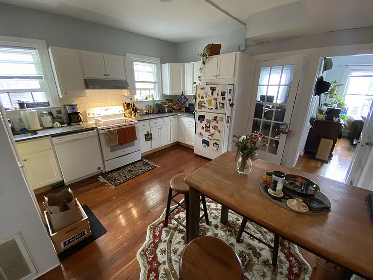 10 Pequot St #2 — Photo 2