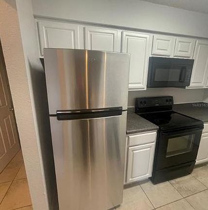 2nd image of 576 Breckenridge Vlg Unit 207