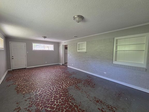 3rd image of 1486 Patterson St