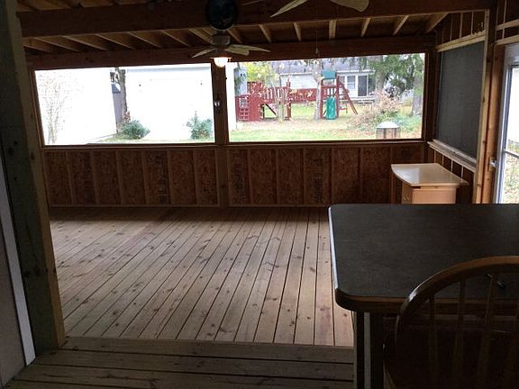 5th image of 290 Clover Ave