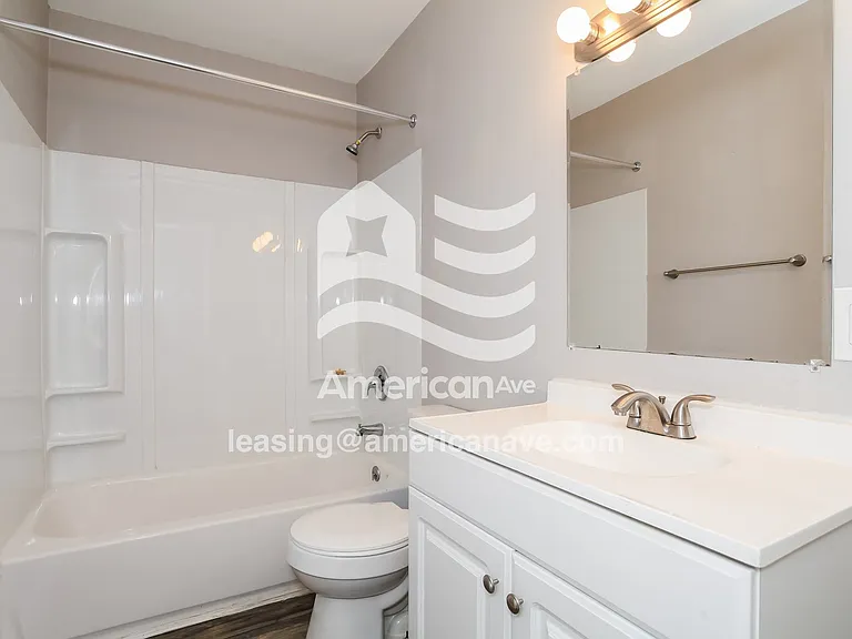 203444_011_wm_-_main_bathroom_13398905.jpg
