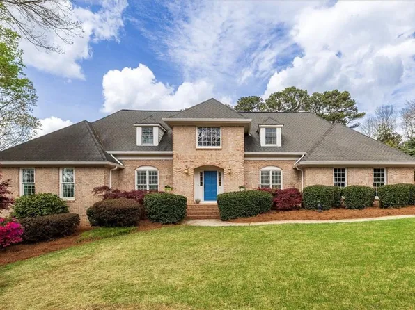 1854 Kanawha Dr, Stone Mountain, GA 30087