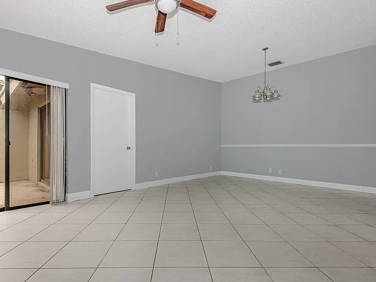 161 Meadows Dr #161 — Photo 9