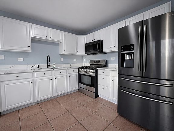 3rd image of 5522 W Celebrity Cir