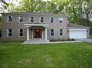227 Surrey Ln, Lake Forest, IL 60045